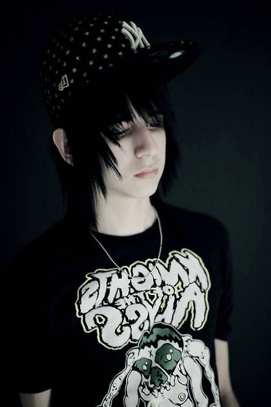 Cool Emo Hairstyle for Teenages Boys Cool Hairstyles for Boys.