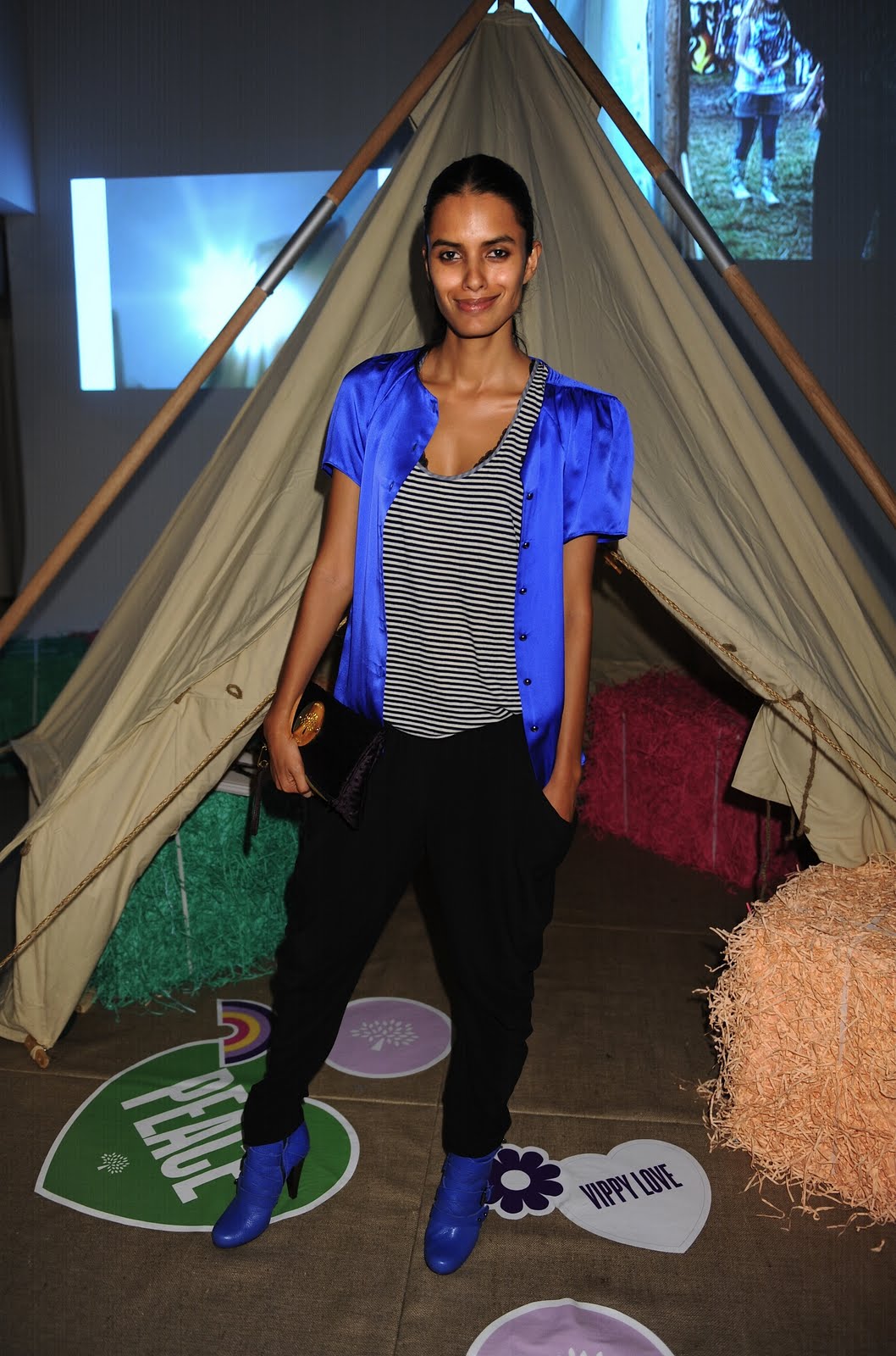 http://4.bp.blogspot.com/_uMEEYNzfGxI/S_0DYRP_BUI/AAAAAAAAFQY/HgzqPLSKbW0/s1600/6+Lakshmi+Menon.jpg