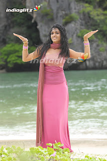Yathumagi Tamil Film Song Lyrics Sunaina Sachin
