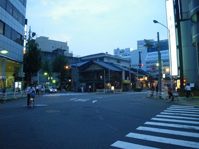 新明小学校北西交差点
