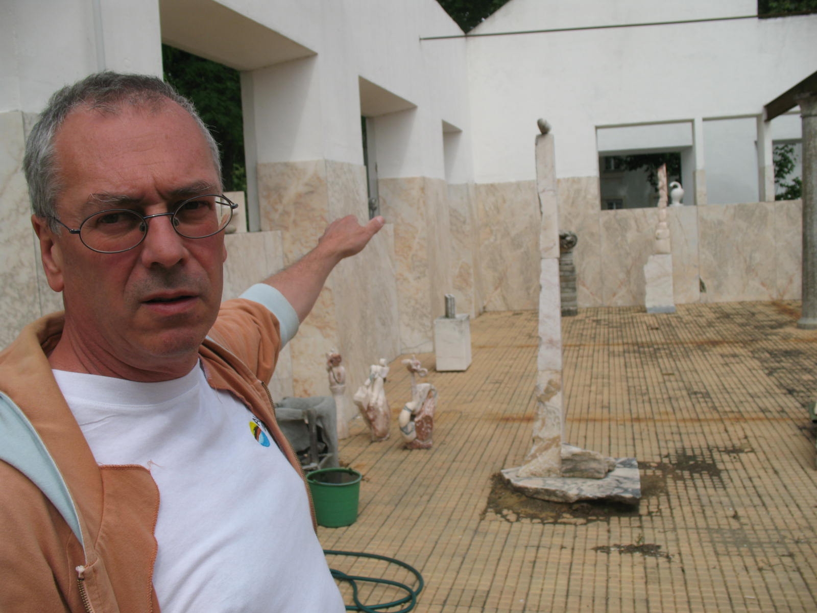 [ESCULTOR+PEDRO+FAZENDA+2.JPG]