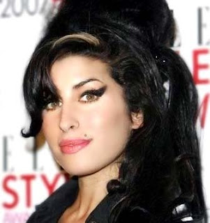 Mark Ronson e Amy Winehouse anunciam novo álbum juntos