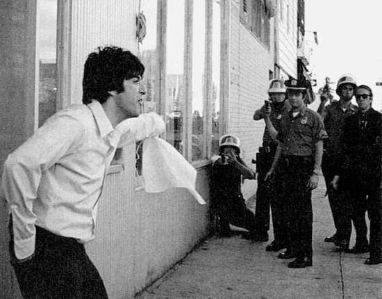 [Um+Dia+de+Cão.jpg]