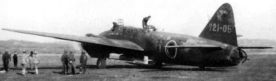 Yokosuka Ohka: o avião-foguete kamikaze japonês Yokosuka-okha-baka-mitsubishi-betty-01