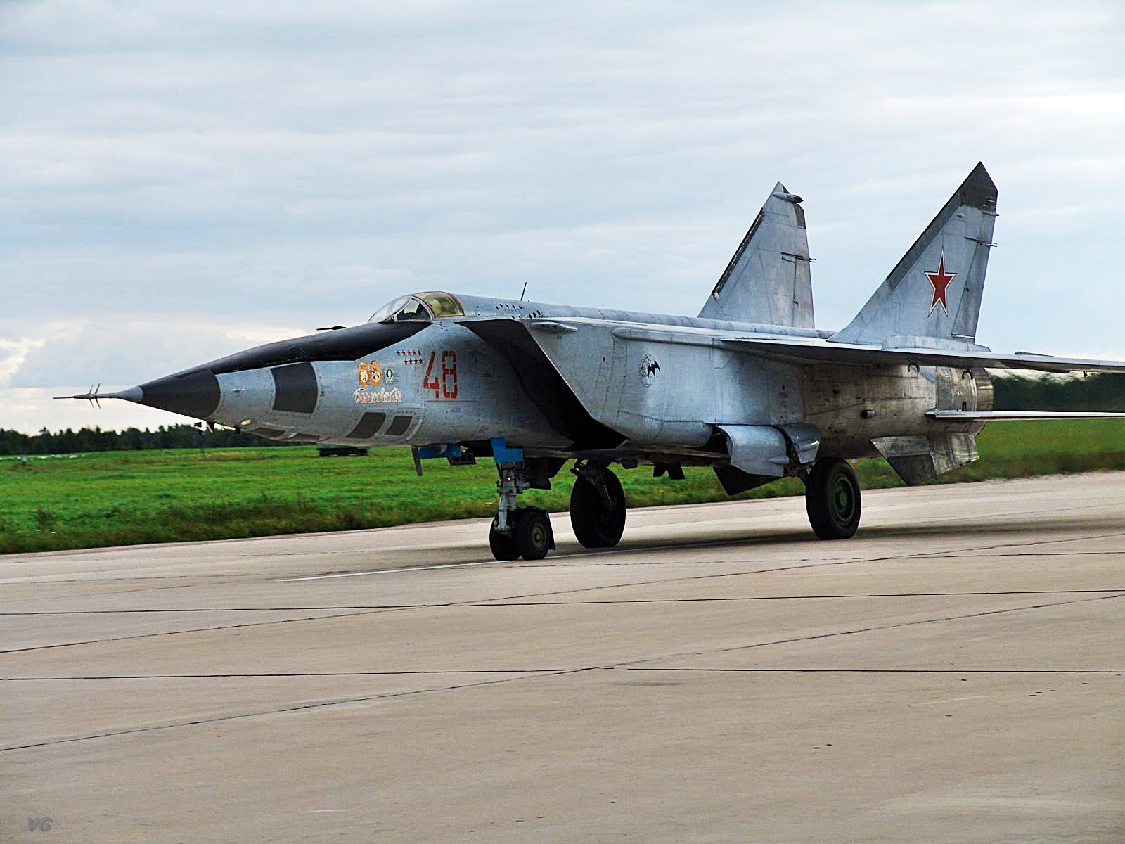 Mig 25