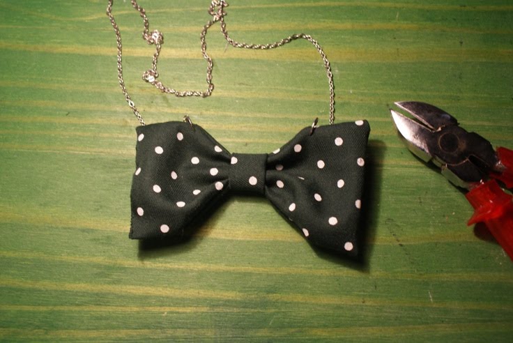 inspiración hecha a mano: Cómo hacer un collar pajarita