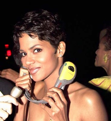 Halle Berry Beautiful African American Short Pixie Hairstyles
