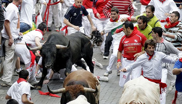 San Fermin - corrida de touros em Pamplona - Tauromania