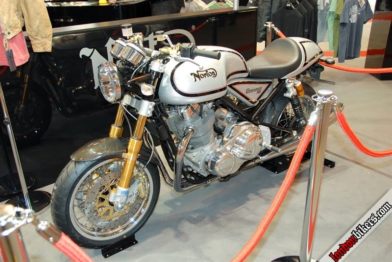 Norton Commando 961 - Page 2 Img