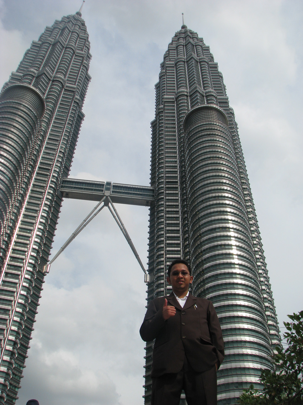 [KLCC+petronas+2.jpg]