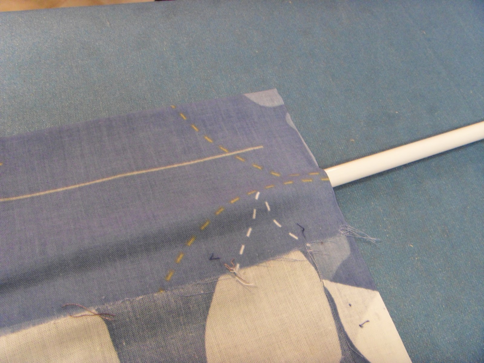 Around the World in Eighty Crafts....... NoSew Cafe Curtains from