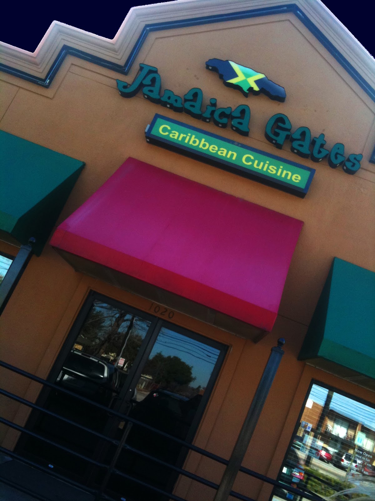 Bill's TripleD Restaurant Review Jamaica Gates Arlington, Texas