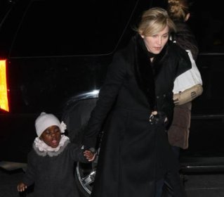 [Madonna+&+Children+NYC+5+Feb.jpg]