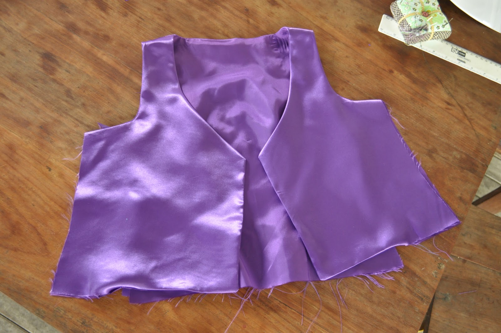 Bloom's Endless Summer A lined vest tutorial and a book review