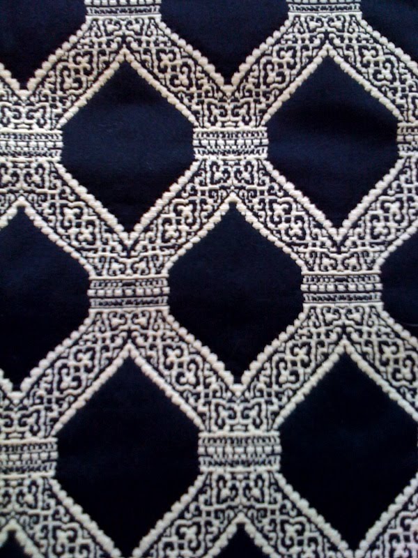 [black+and+white.jpg]