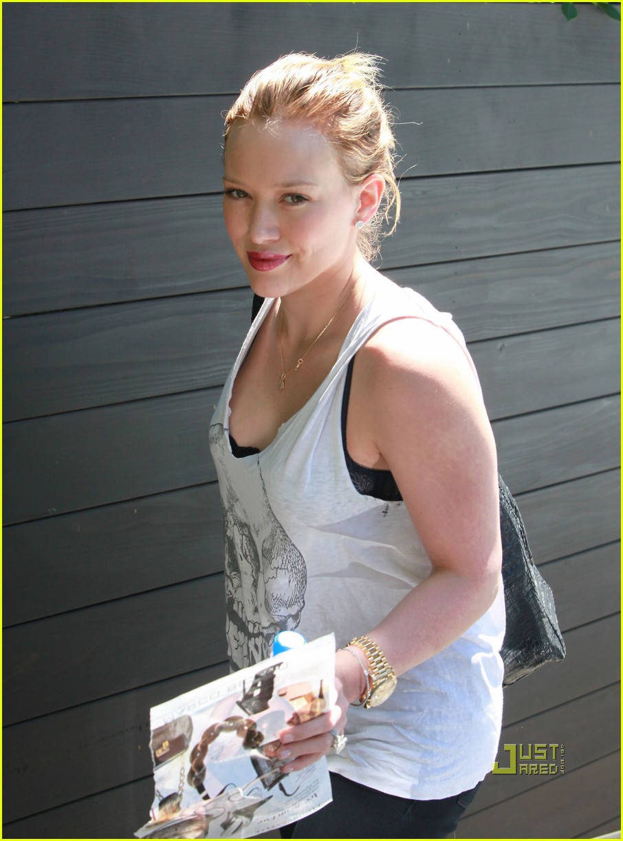 hilary duff was already back from her honeymoon vacation in cabo san lucas mexico hilary was spotted in la on thursday with her new wedding ring - Hilary Duff Wedding Ring hilary duff was already back from her honeymoon vacation in cabo san lucas mexico hilary was spotted in la on thursday with her new wedding ring - Hilary Duff Wedding Ring
