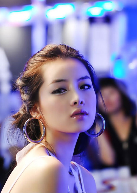 Im Ji Hye in Sexy Purple Dress pic | Korean star