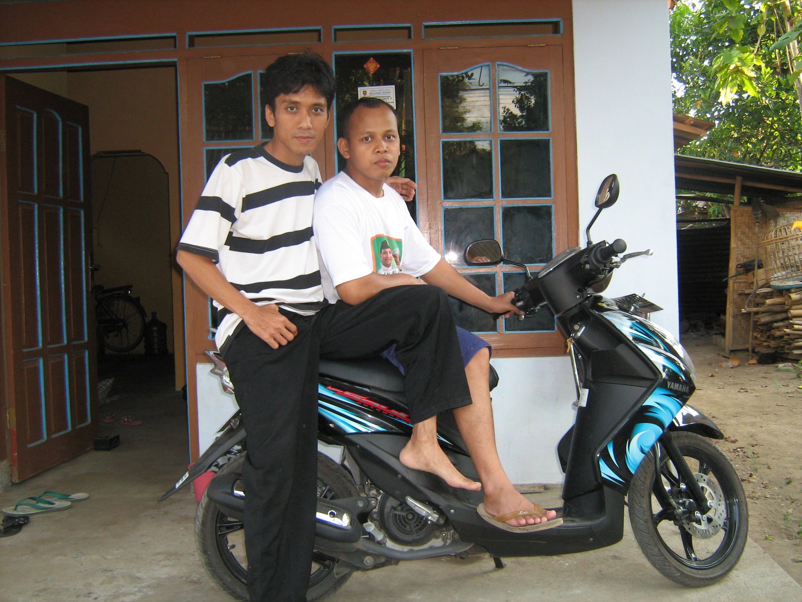 [IMG_0370.JPG]