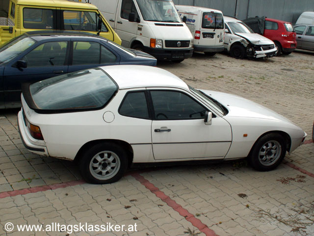 [porsche-924--weiss-003.jpg]