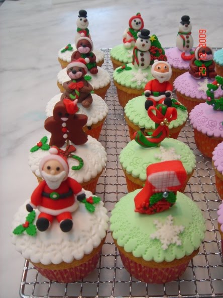[christmas+cupcakes+2.jpg]