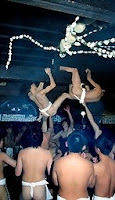 裸まつりでマユ玉争奪戦