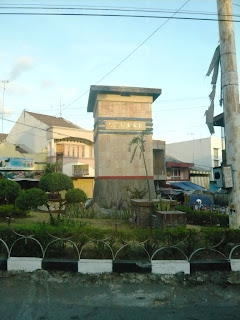 mengelola kota pusaka: GARDU-GARDU LISTRIK
