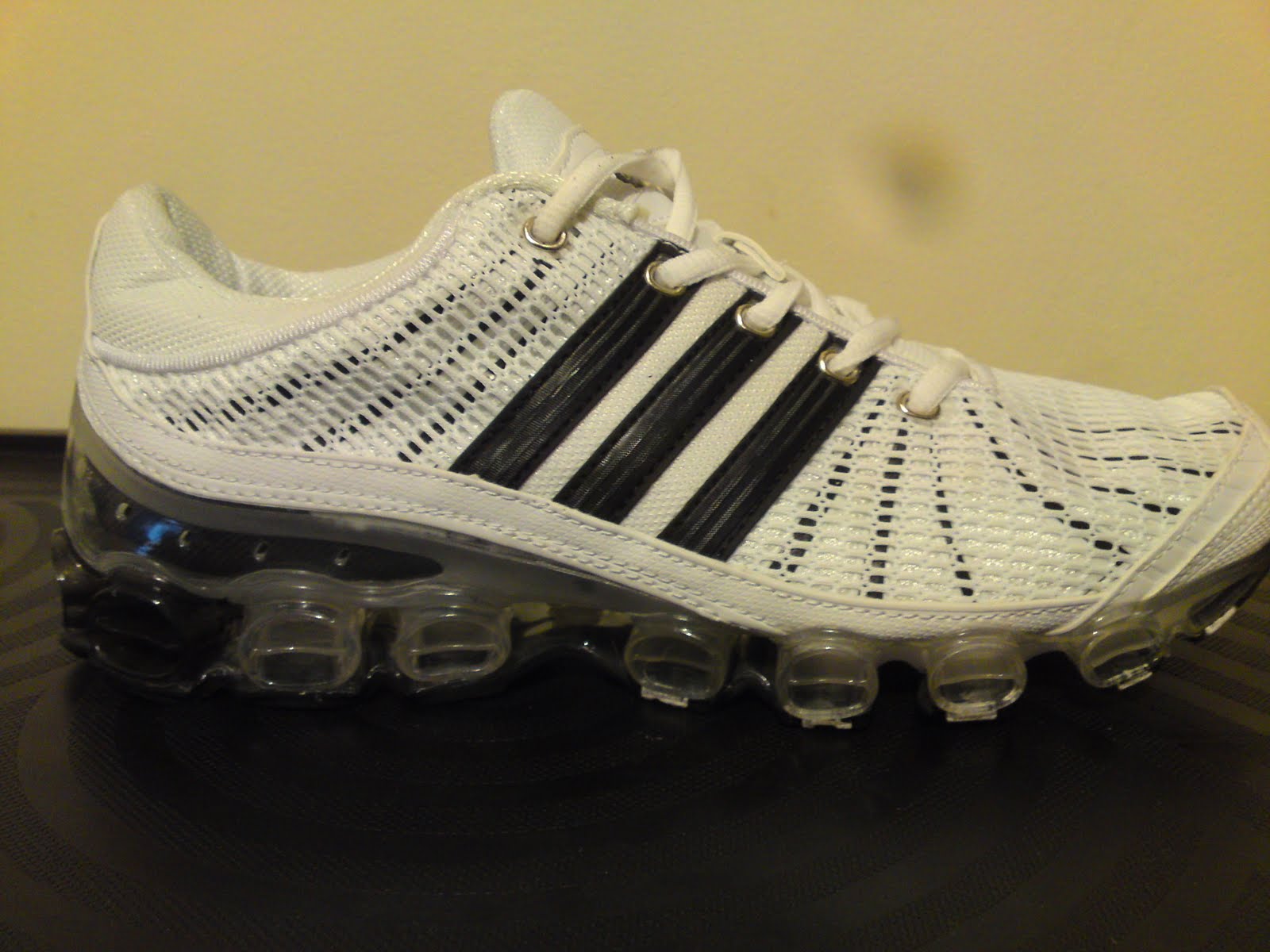 tenis adidas megabounce