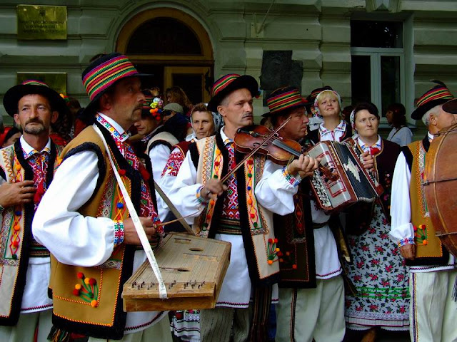 Folk Group of Beatlya village (West Ukraine)