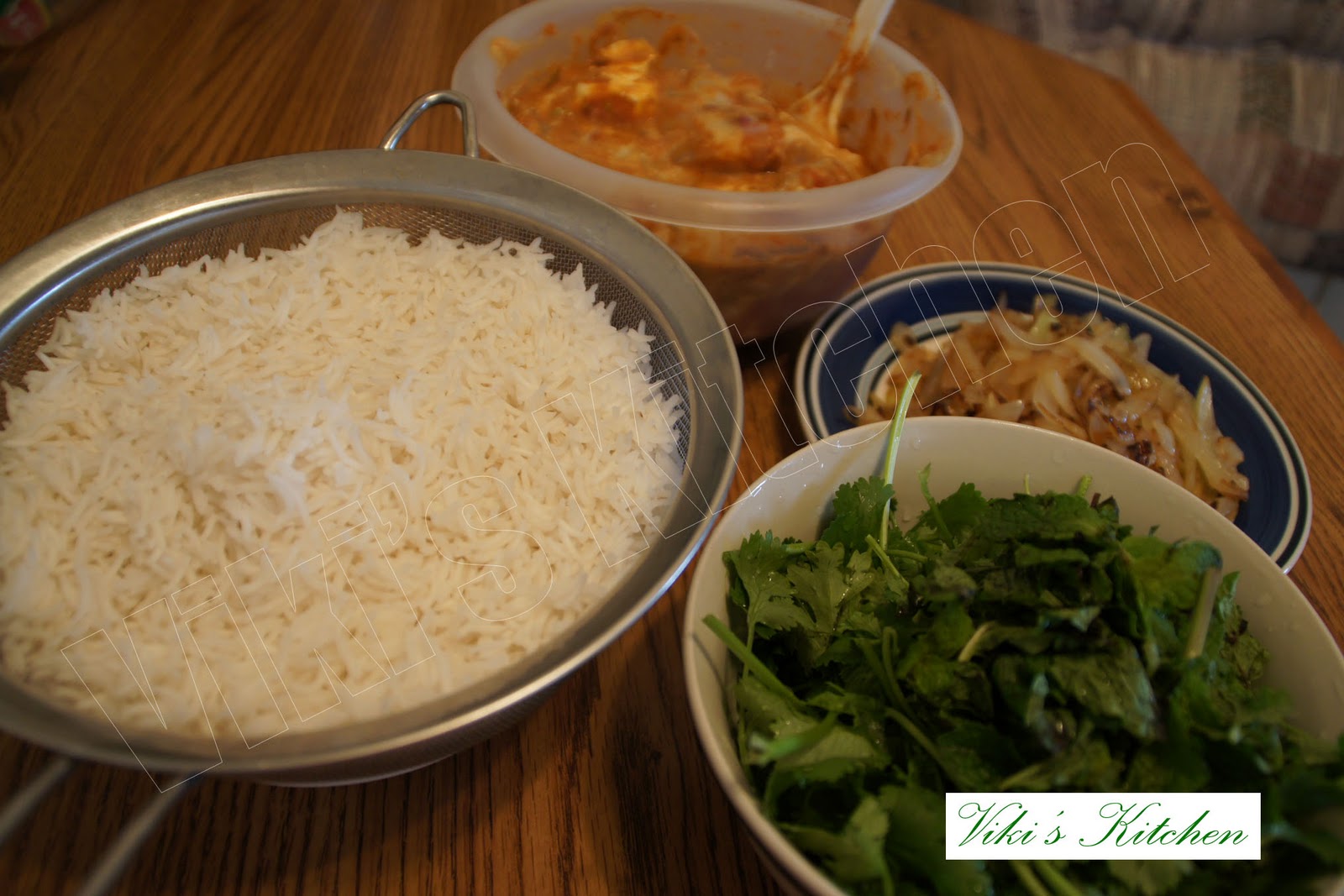 Viki 's Kitchen: Hyderabadi Chicken biryani