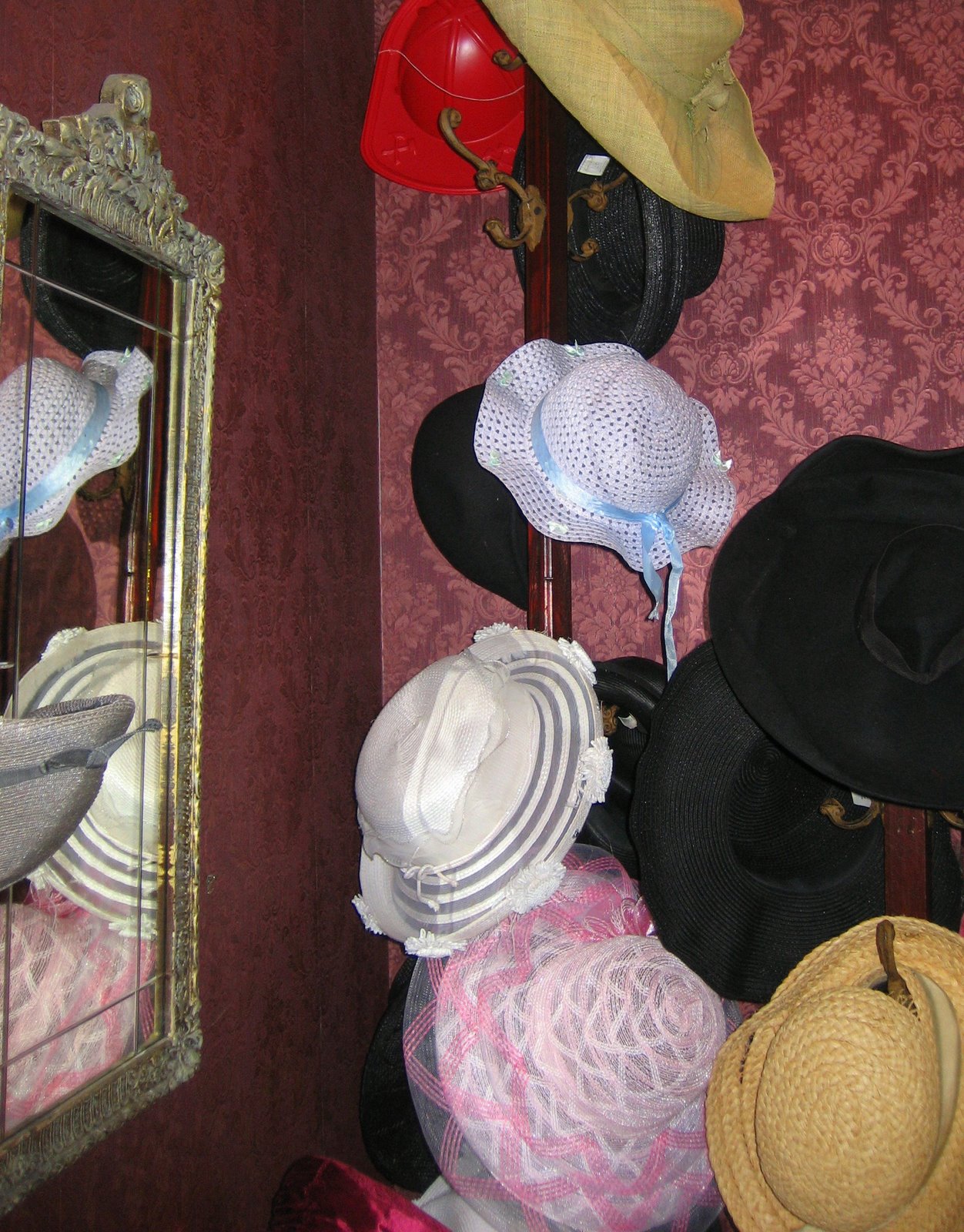 [tea+house+hatscr.jpg]