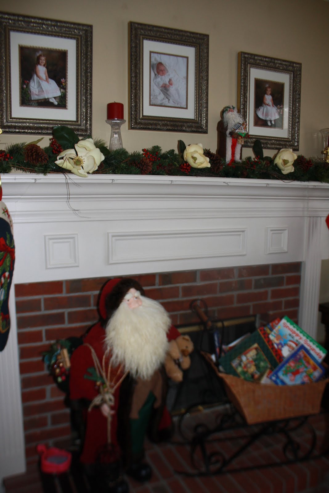 Lueker Munchkins: Christmas Scenes From Around the House