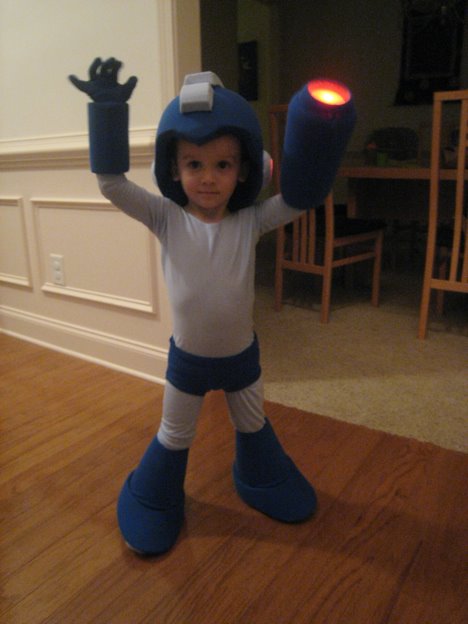23959-107955-MegaManCostume19jpg-noscale.jpg