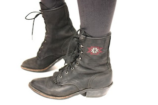 the girl who sold the world: errrr little awkies