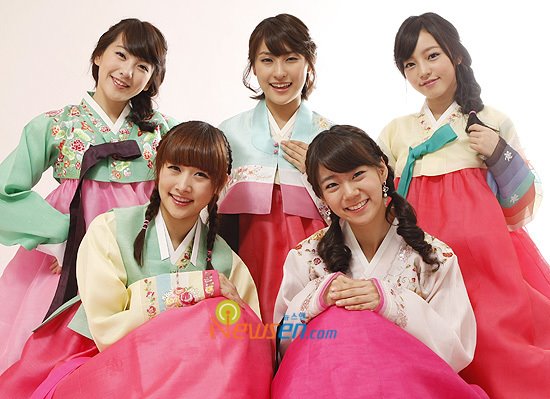 [chuseok_kara_hanbok.jpg]