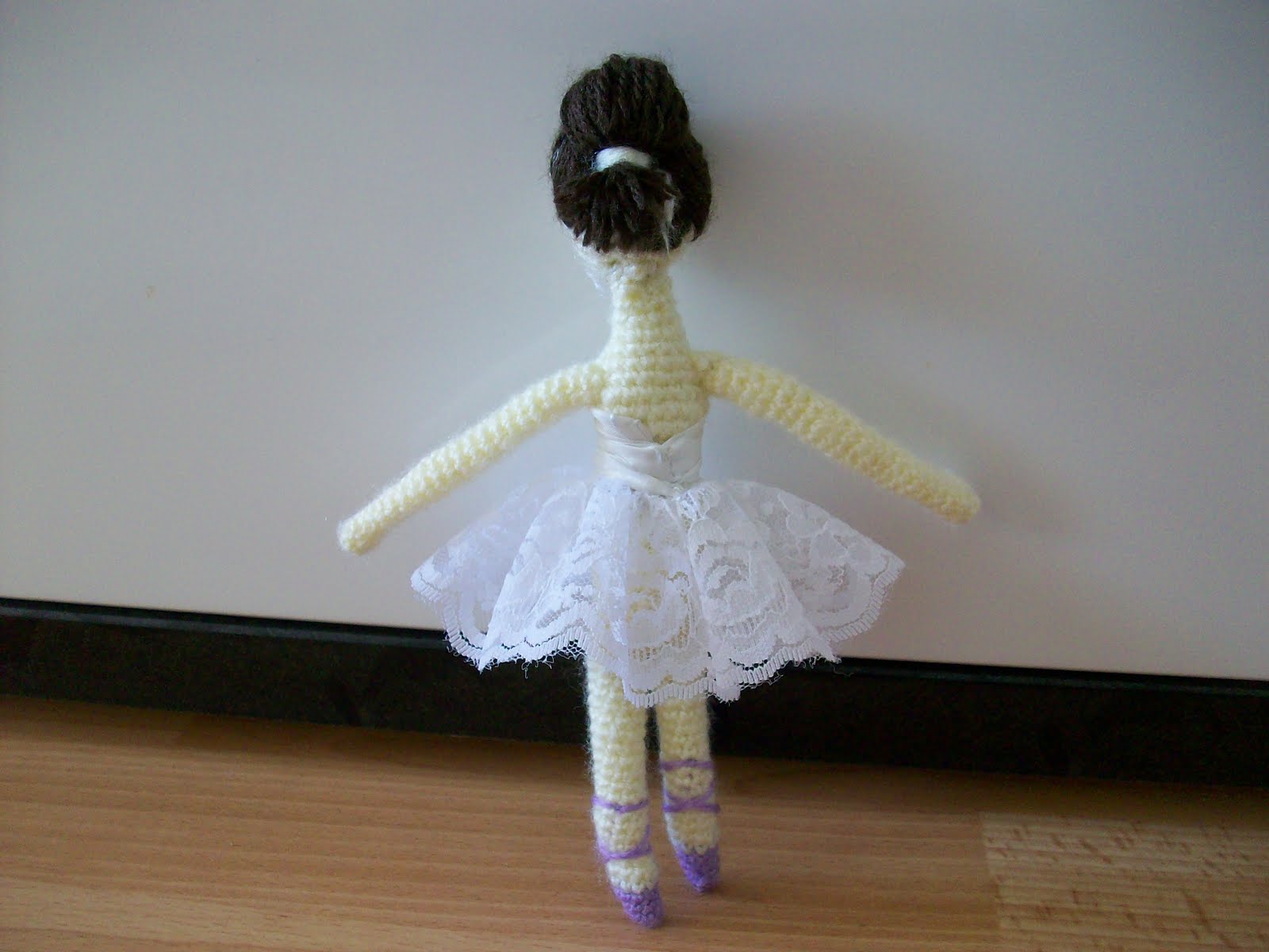 Evinnesesi bir çekiliş bir amigurumi ballerin bebek )