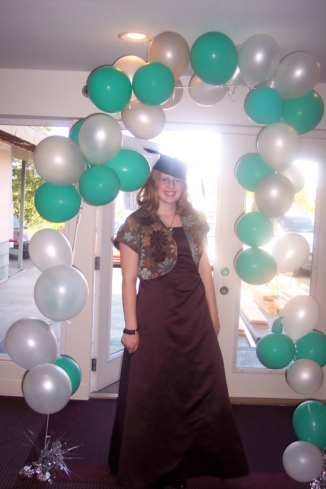 [me+baloon+arch.JPG]