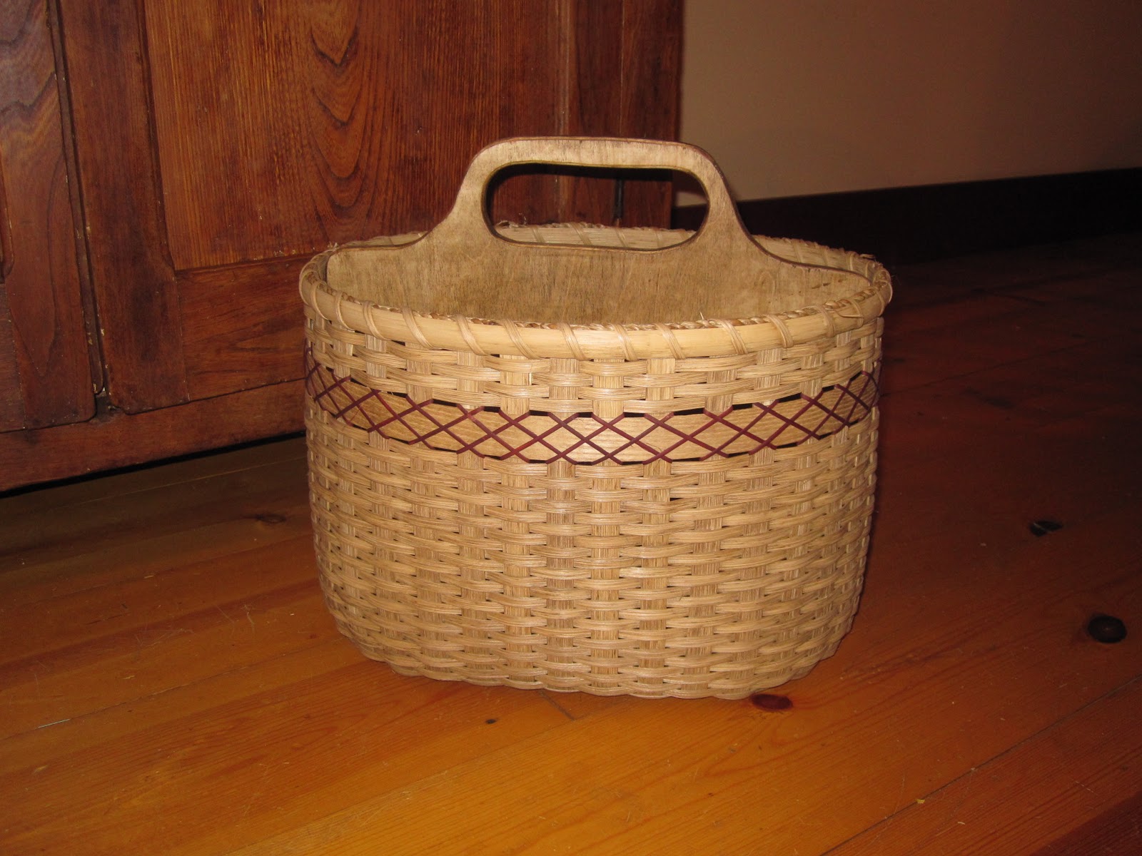 1803 Ohio Farm Baskets Divided Magazine Basket