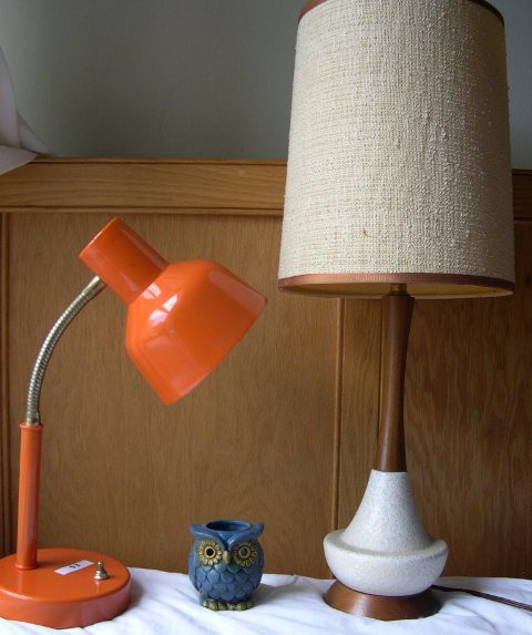 [lamps+and+owl.JPG]