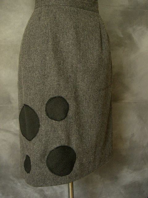[grey+black+circles1.JPG]