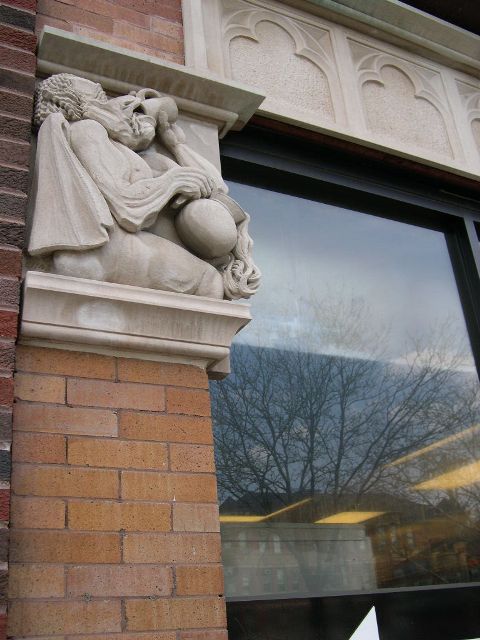 [medici+gargoyle.JPG]