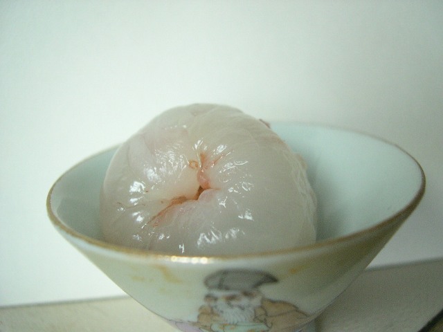 [lychee_peeled.JPG]