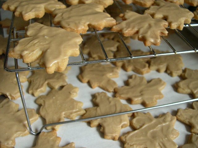 [maple+sugar+cooling+2.JPG]