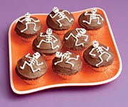 [Halloween+Skeleton+Cupcakes]