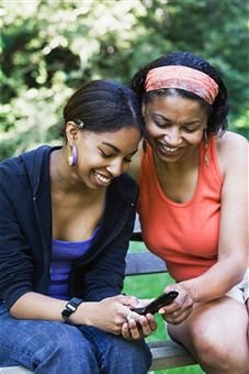 [texting+moms]
