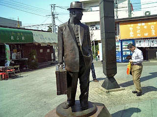 statue of Tora-san