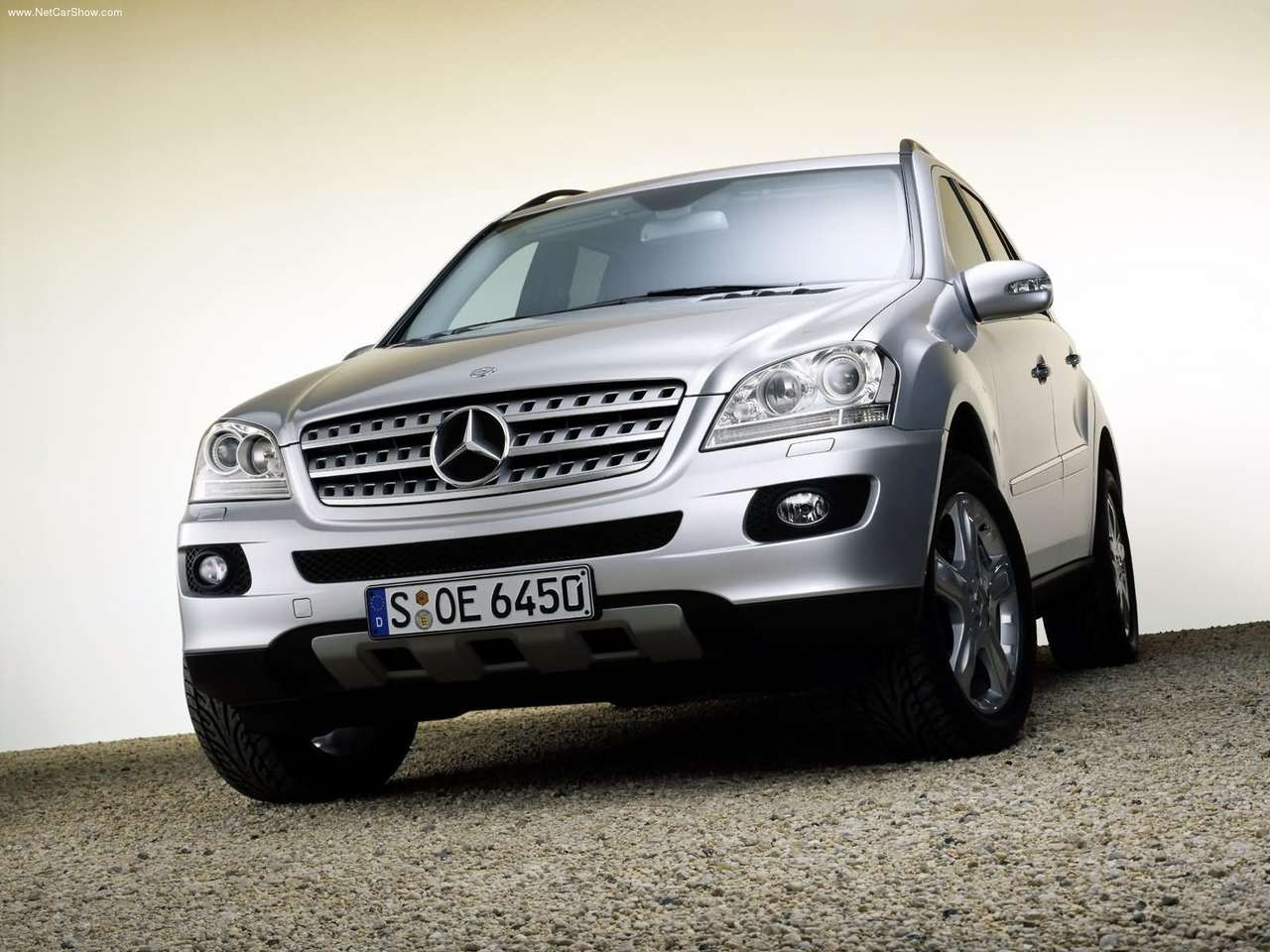 http://4.bp.blogspot.com/_vPMjJG-enrk/S9QHX0g2FtI/AAAAAAAABFw/waLCAsvVqY8/s1600/Mercedes-Benz-ML350_2006_1280x960_wallpaper_01.jpg