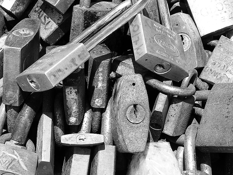 [locks2.jpg]