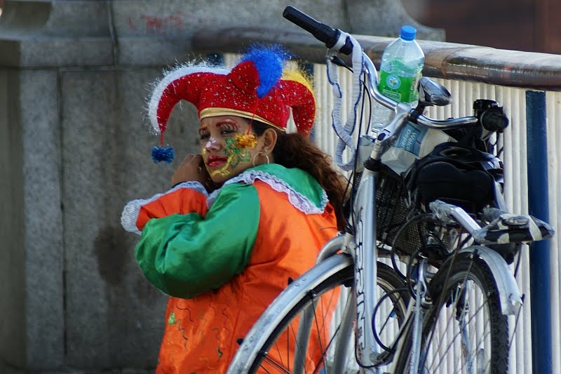 [clown.jpg]