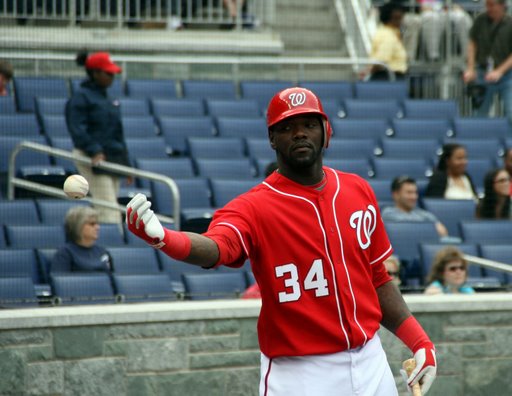 [Dukes+tossing+ball.JPG]