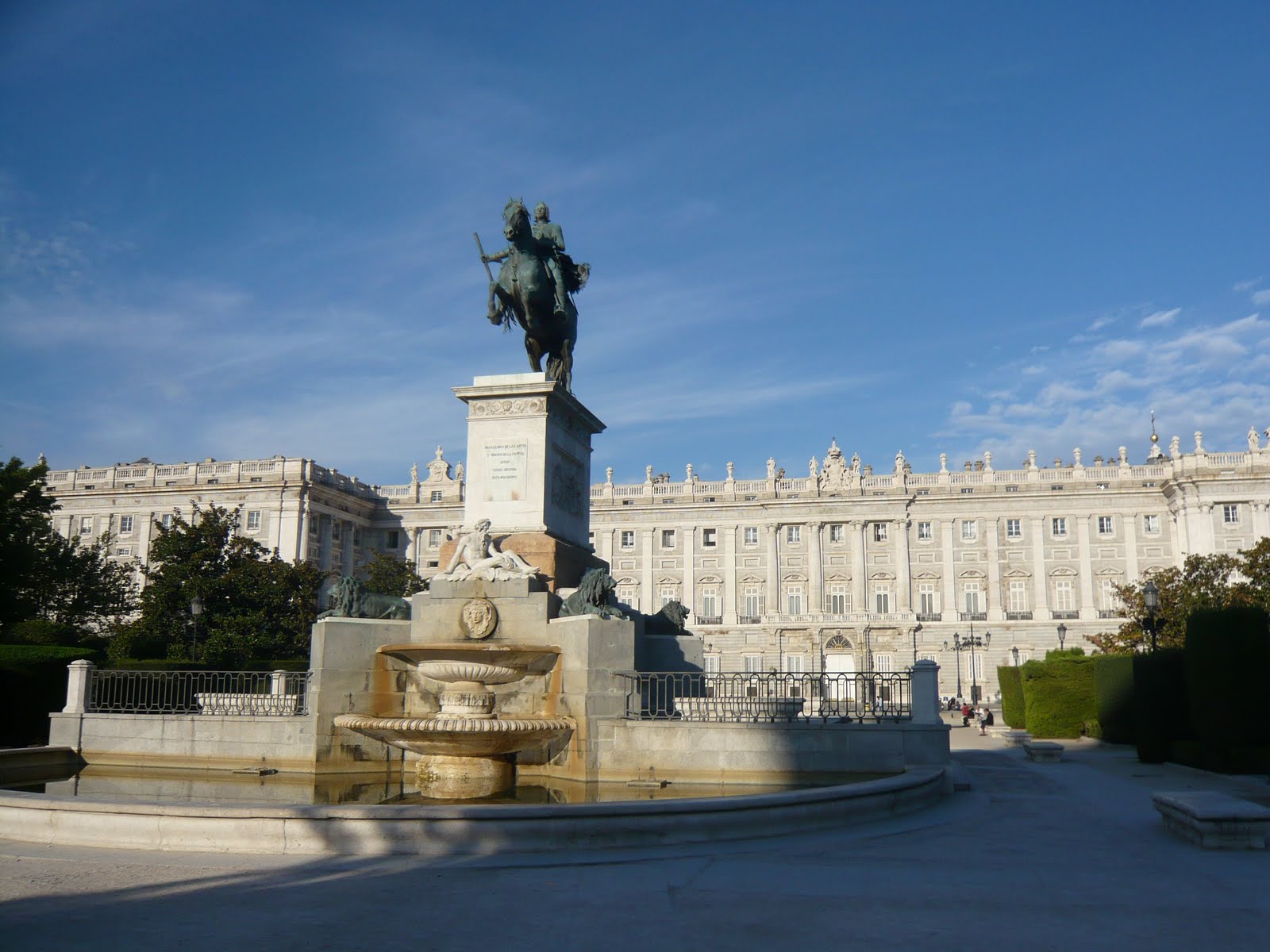 [L1020483.JPG]